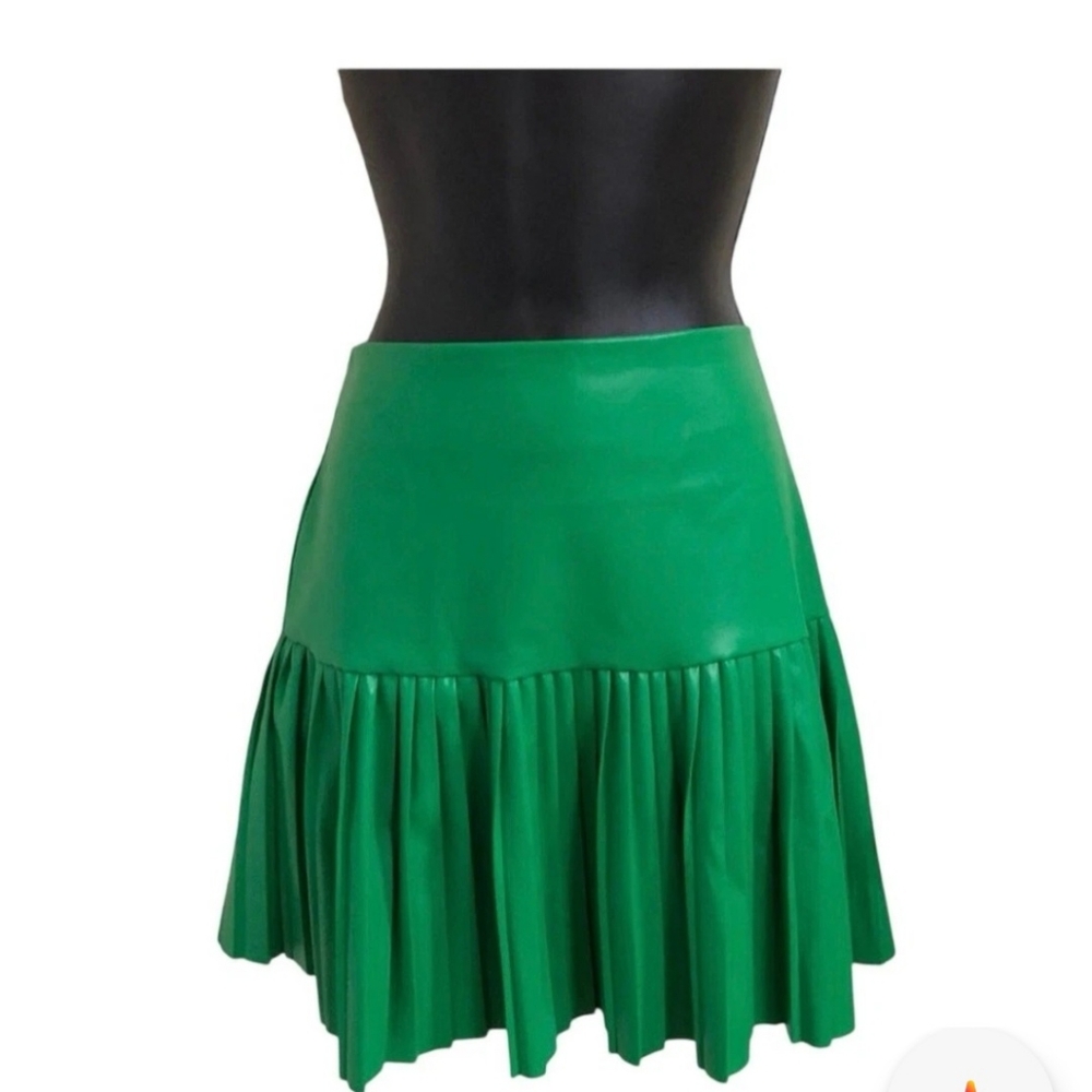Green Pleated Women's Skirt - Picture 1 of 6